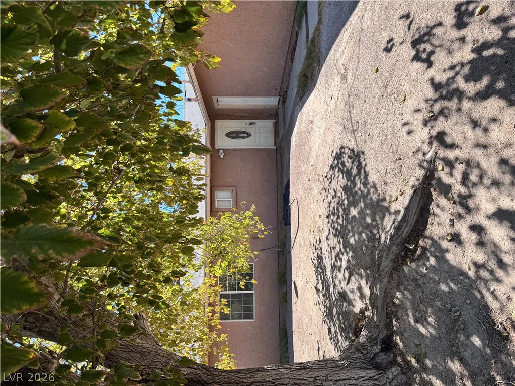 1004 Newport, Las Vegas, NV 89110