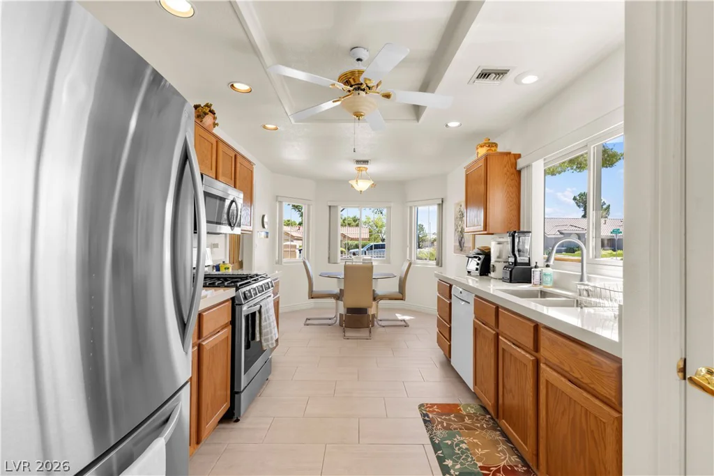 2421 Showcase, Las Vegas, NV 89134
