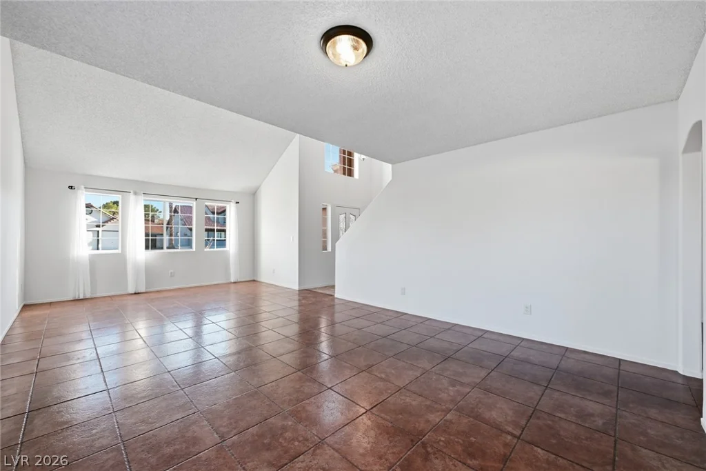 6700 Bent Wood, Las Vegas, NV 89108