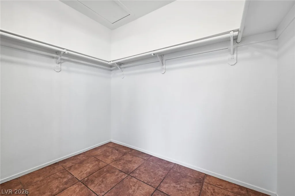 6700 Bent Wood, Las Vegas, NV 89108