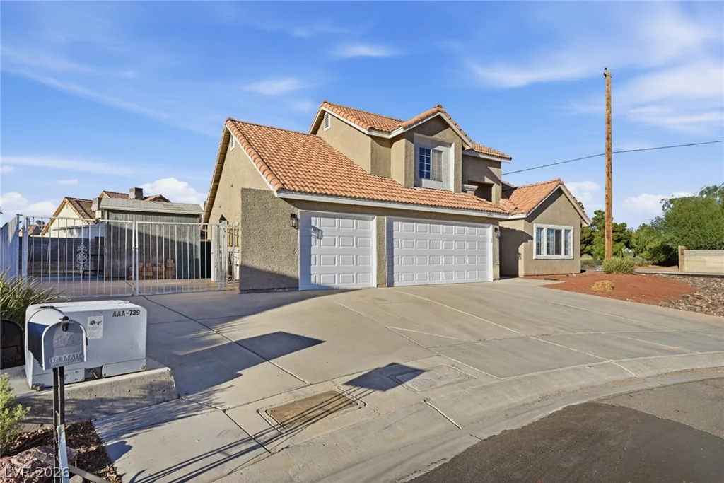 6700 Bent Wood, Las Vegas, NV 89108
