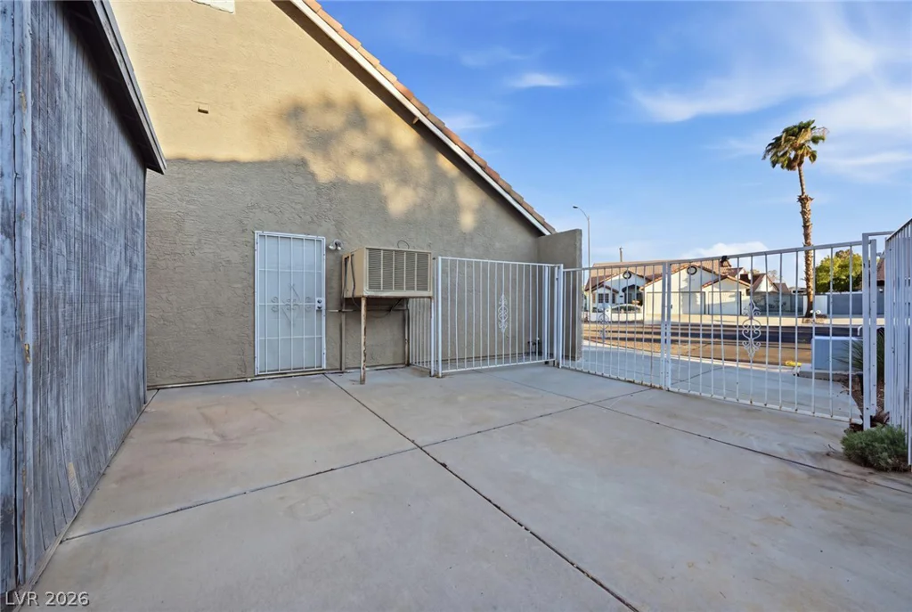 6700 Bent Wood, Las Vegas, NV 89108