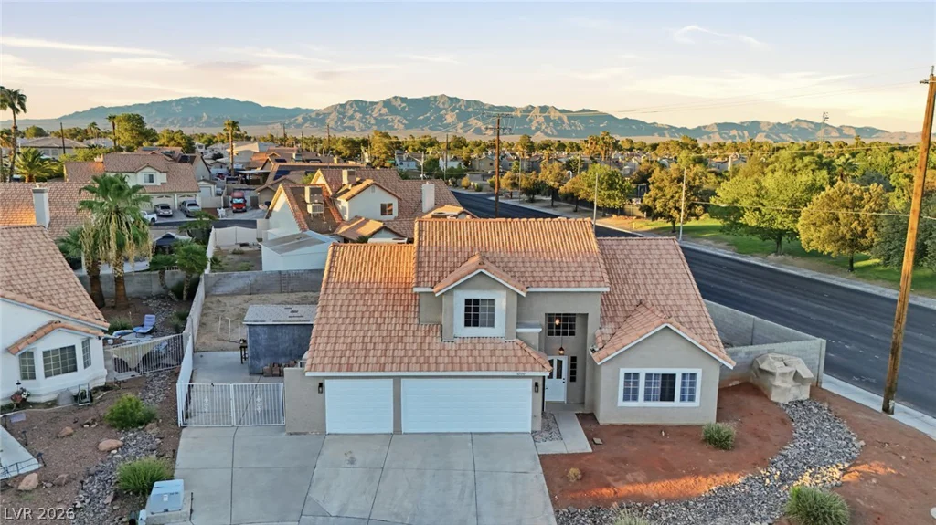 6700 Bent Wood, Las Vegas, NV 89108