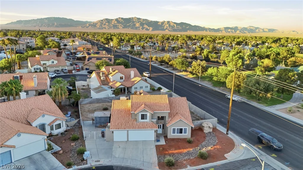 6700 Bent Wood, Las Vegas, NV 89108