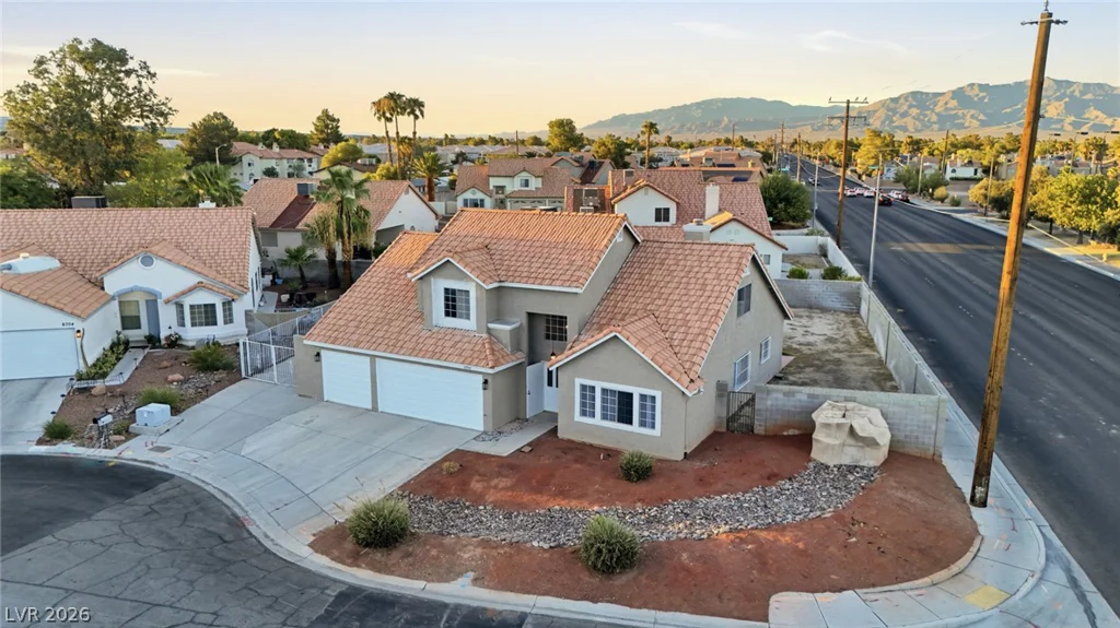 6700 Bent Wood, Las Vegas, NV 89108