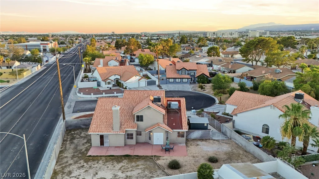 6700 Bent Wood, Las Vegas, NV 89108
