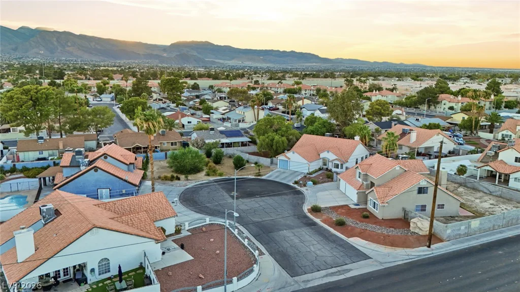 6700 Bent Wood, Las Vegas, NV 89108