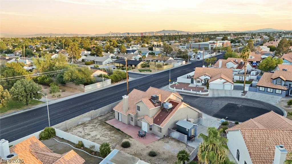 6700 Bent Wood, Las Vegas, NV 89108