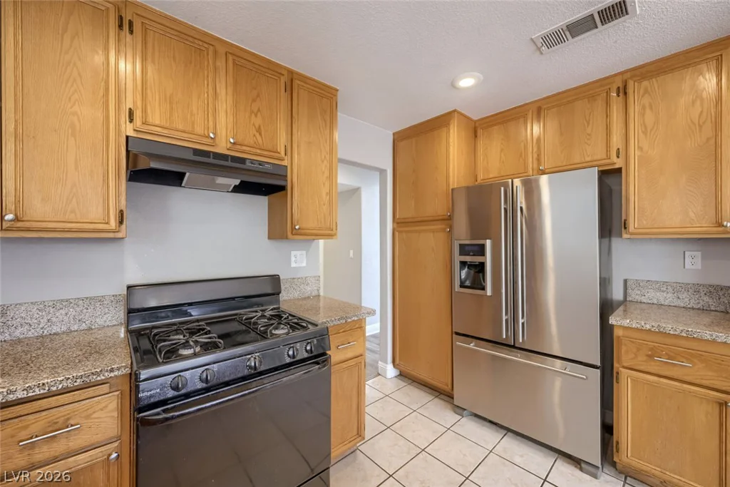1915 Giant Rock, North Las Vegas, NV 89031
