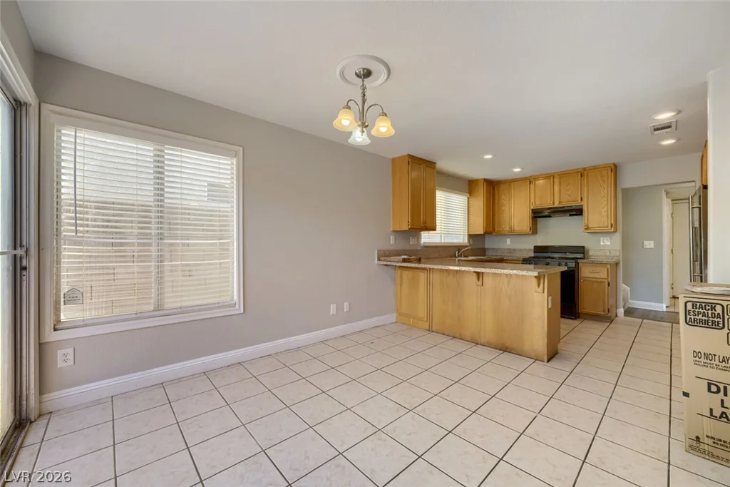 1915 Giant Rock, North Las Vegas, NV 89031