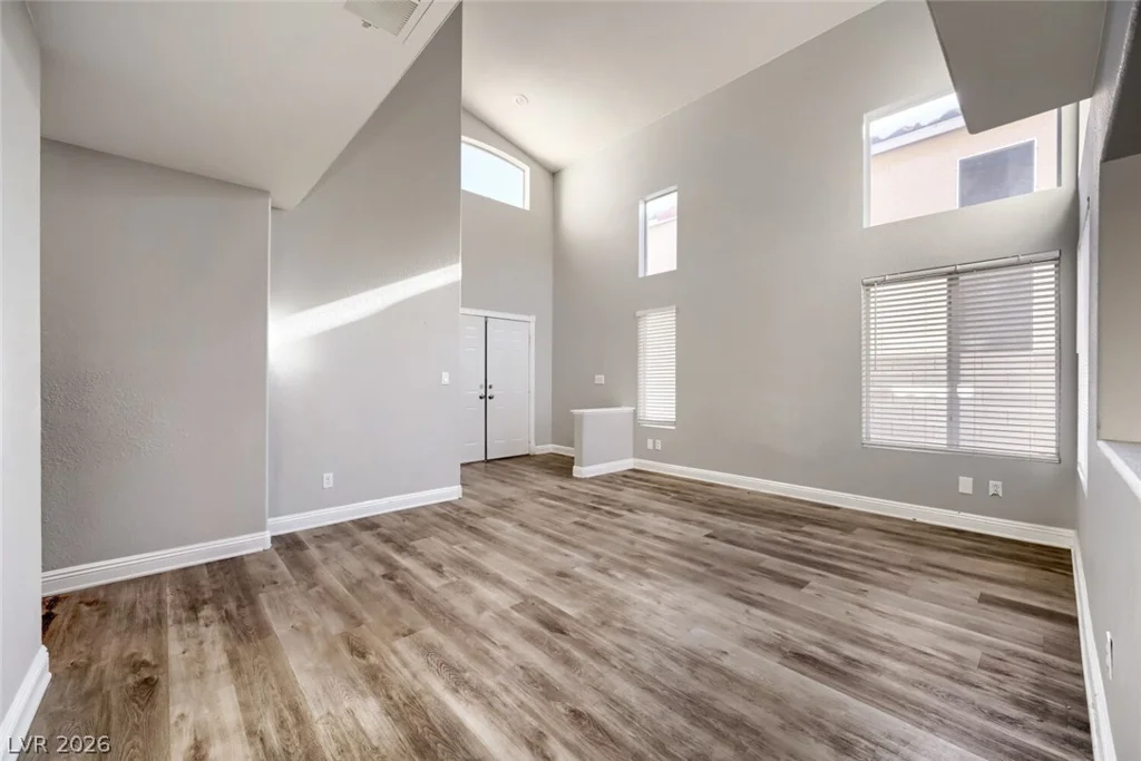 1915 Giant Rock, North Las Vegas, NV 89031