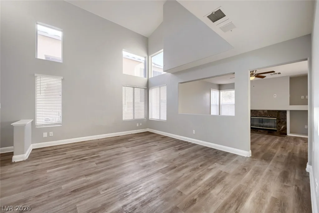 1915 Giant Rock, North Las Vegas, NV 89031