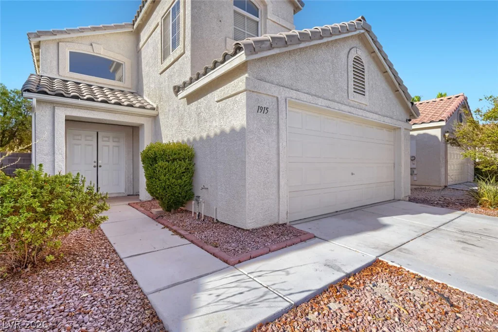 1915 Giant Rock, North Las Vegas, NV 89031