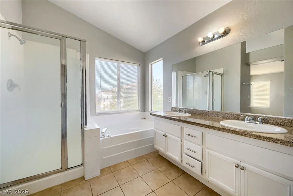 1915 Giant Rock, North Las Vegas, NV 89031