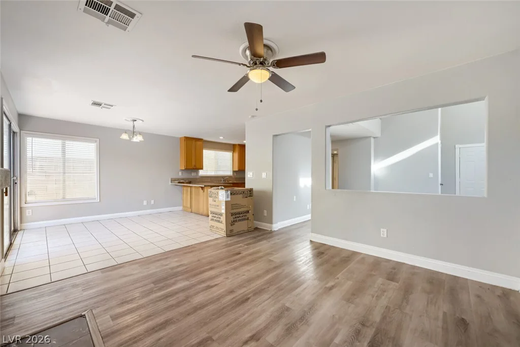 1915 Giant Rock, North Las Vegas, NV 89031