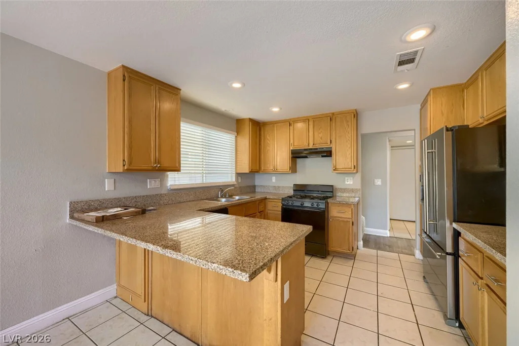1915 Giant Rock, North Las Vegas, NV 89031