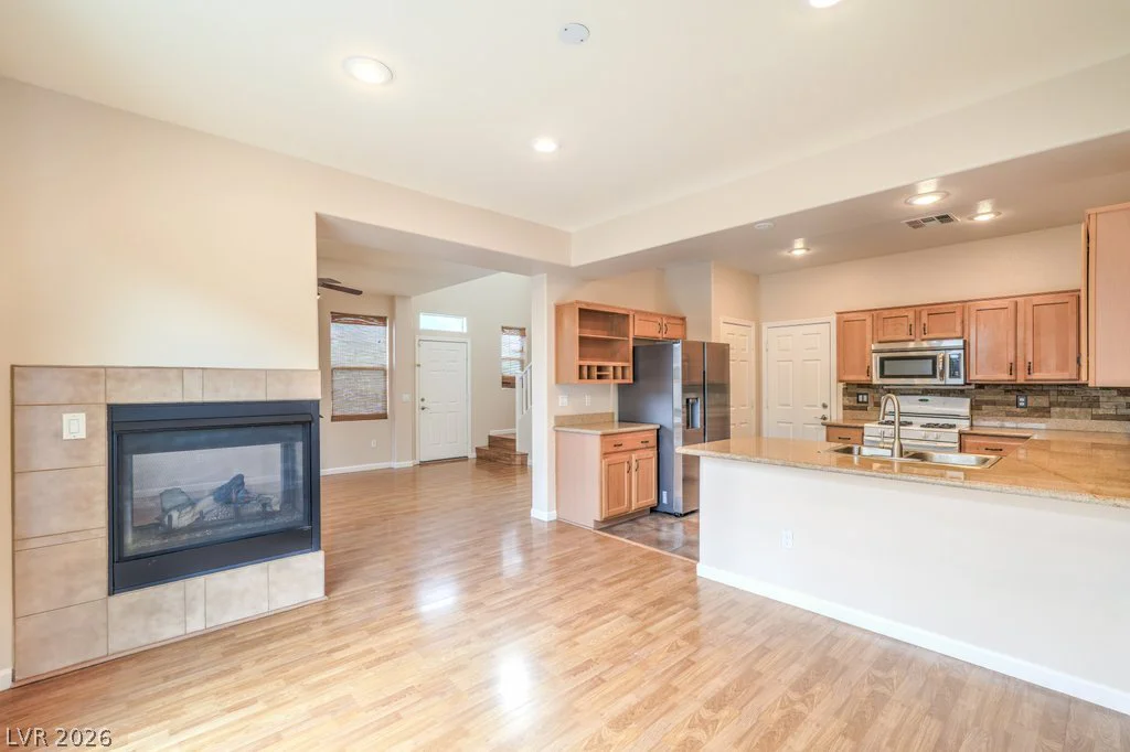 8684 Rowland Bluff, Las Vegas, NV 89178