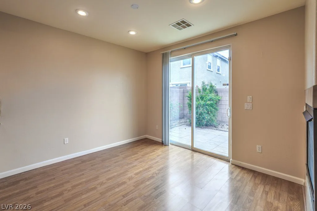 8684 Rowland Bluff, Las Vegas, NV 89178