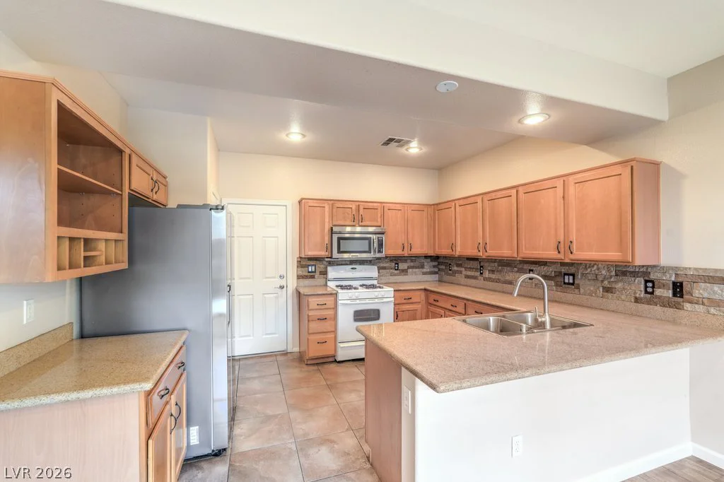 8684 Rowland Bluff, Las Vegas, NV 89178