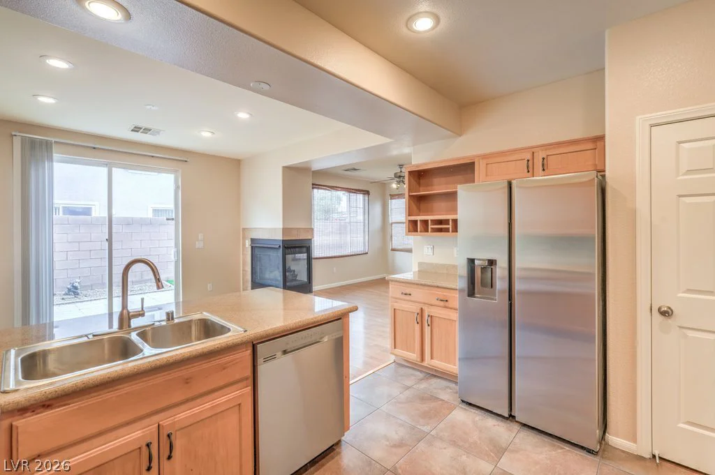 8684 Rowland Bluff, Las Vegas, NV 89178