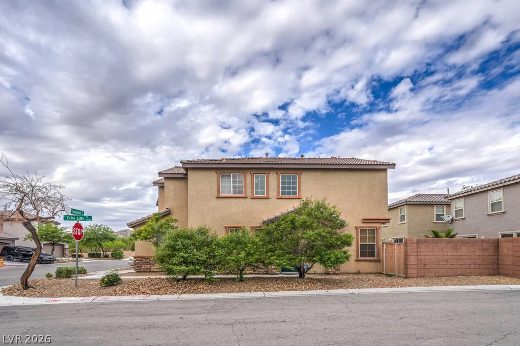 8684 Rowland Bluff, Las Vegas, NV 89178