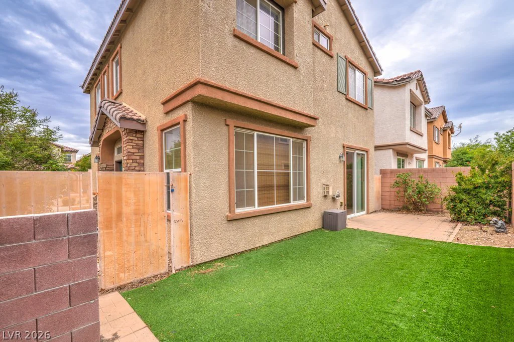 8684 Rowland Bluff, Las Vegas, NV 89178