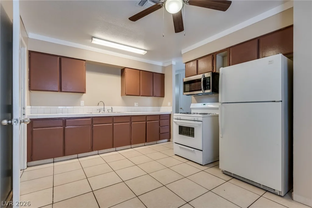 1106 I, Las Vegas, NV 89106