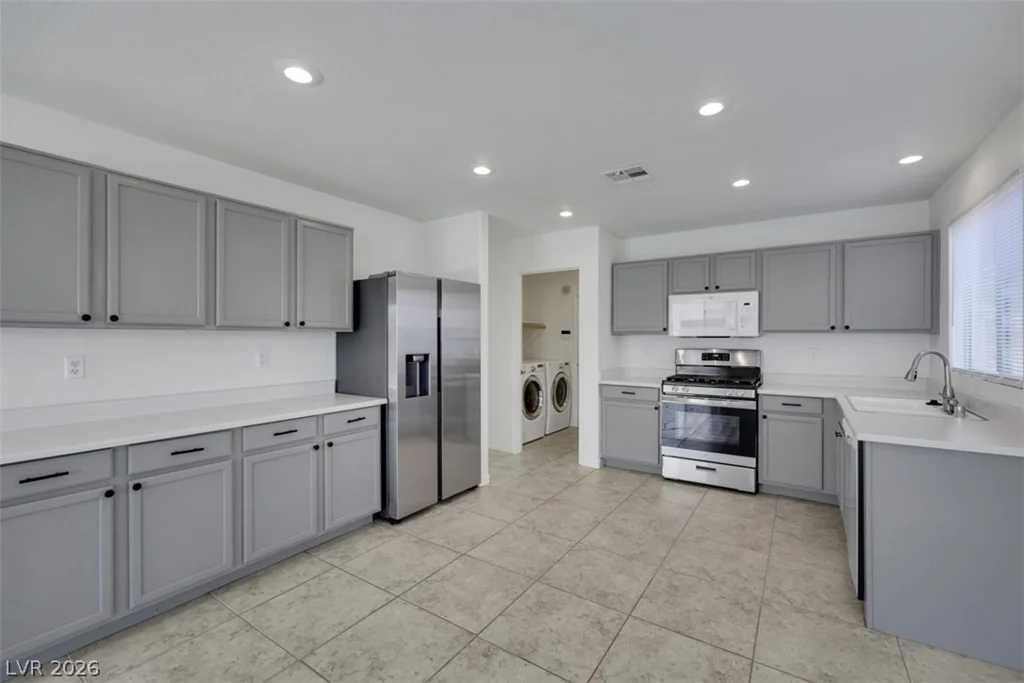 3244 Little Stream, Las Vegas, NV 89135