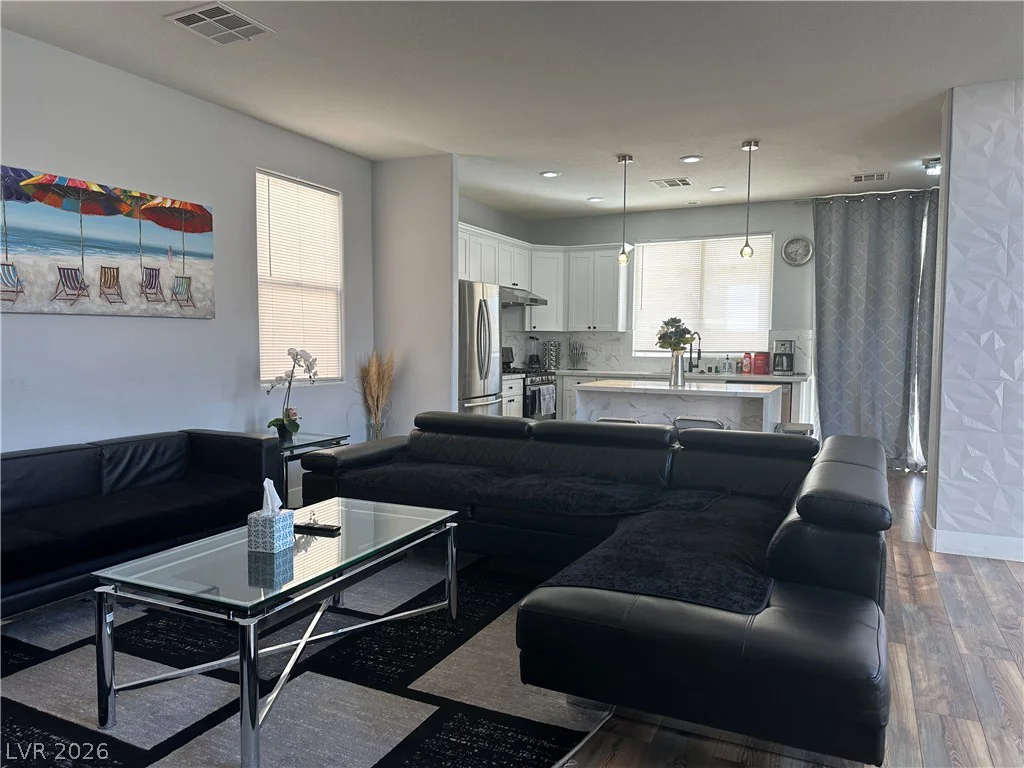 8901 Kingswood, Las Vegas, NV 89147