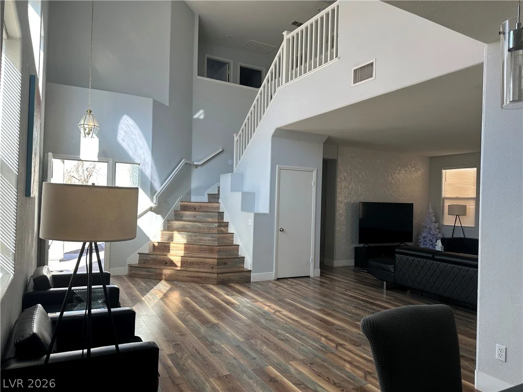 8901 Kingswood, Las Vegas, NV 89147