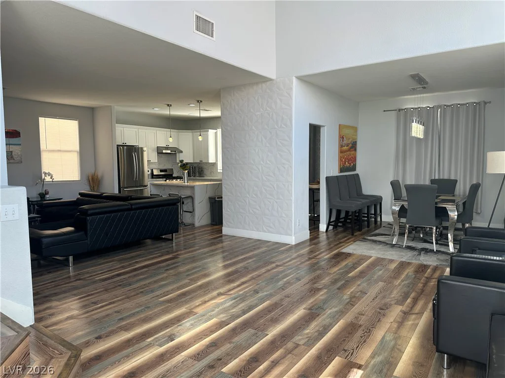 8901 Kingswood, Las Vegas, NV 89147