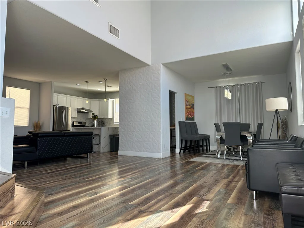 8901 Kingswood, Las Vegas, NV 89147