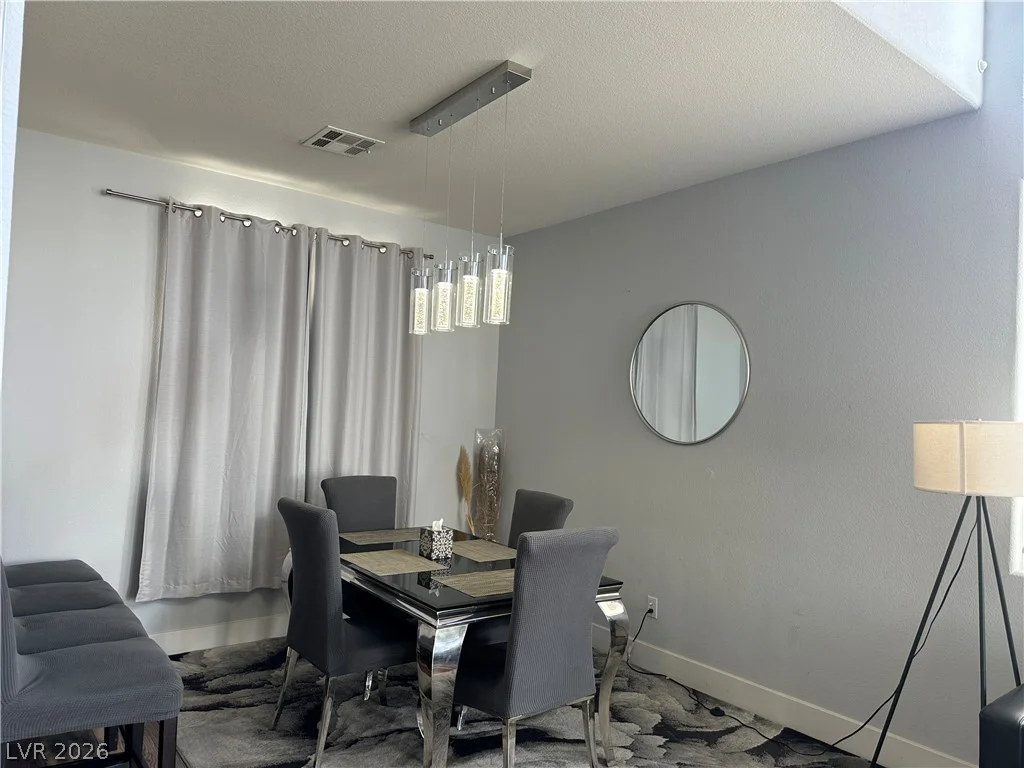 8901 Kingswood, Las Vegas, NV 89147