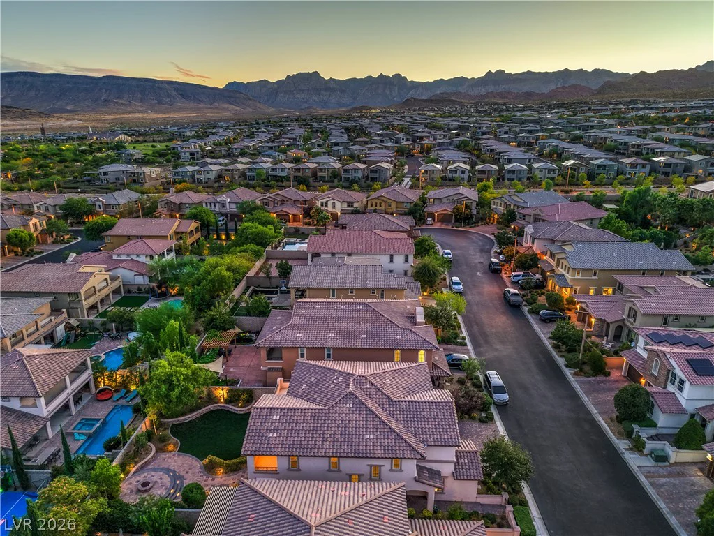 12255 CRYSTAL SHORE, Las Vegas, NV 89138
