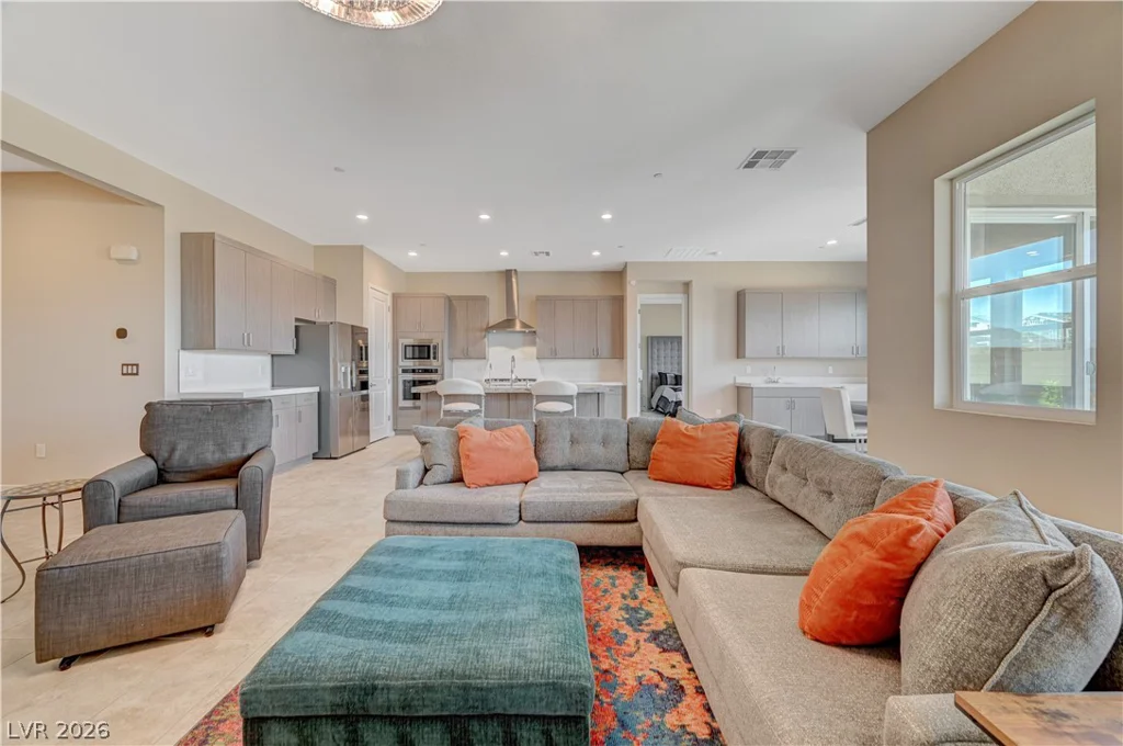 10124 Meandering Dell, Las Vegas, NV 89166