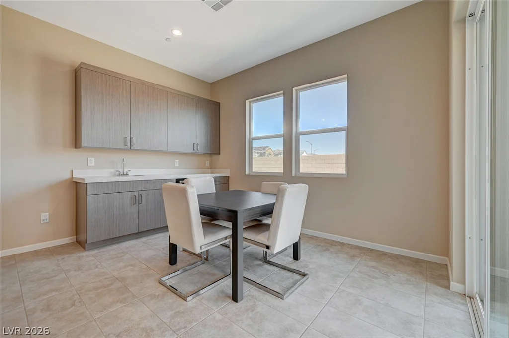 10124 Meandering Dell, Las Vegas, NV 89166