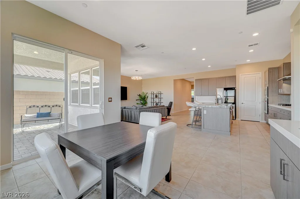 10124 Meandering Dell, Las Vegas, NV 89166