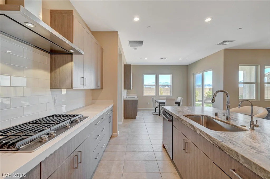 10124 Meandering Dell, Las Vegas, NV 89166