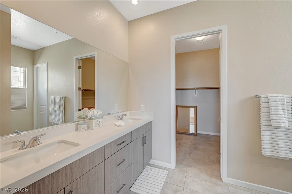 10124 Meandering Dell, Las Vegas, NV 89166
