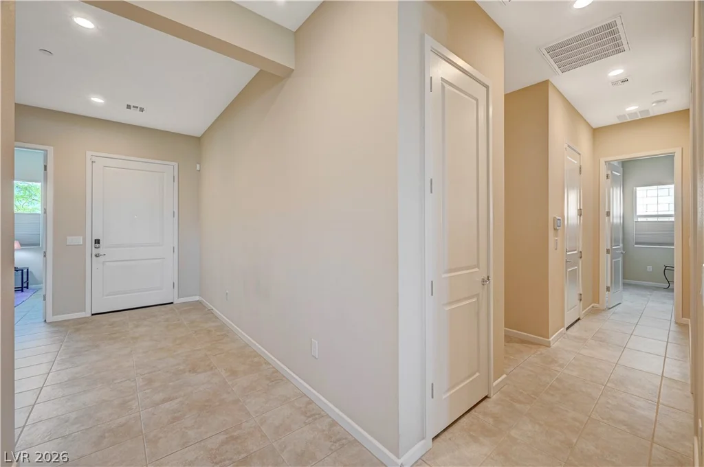 10124 Meandering Dell, Las Vegas, NV 89166