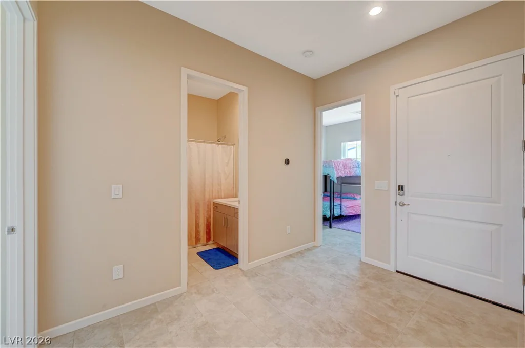10124 Meandering Dell, Las Vegas, NV 89166