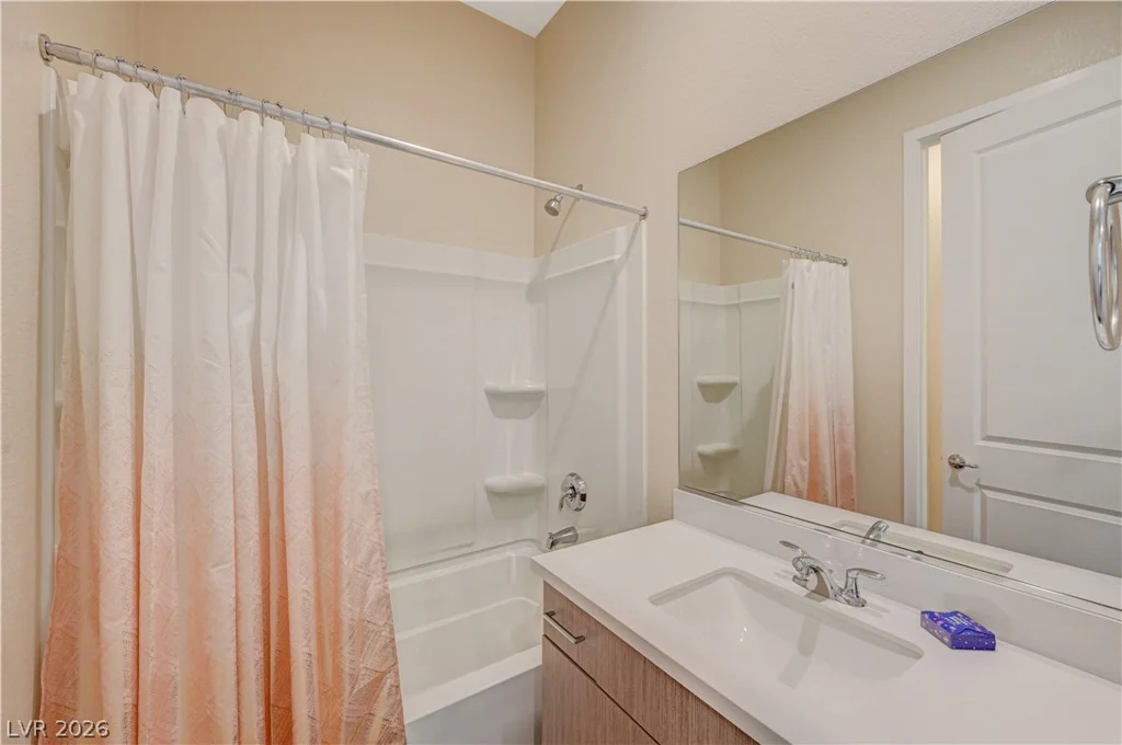 10124 Meandering Dell, Las Vegas, NV 89166