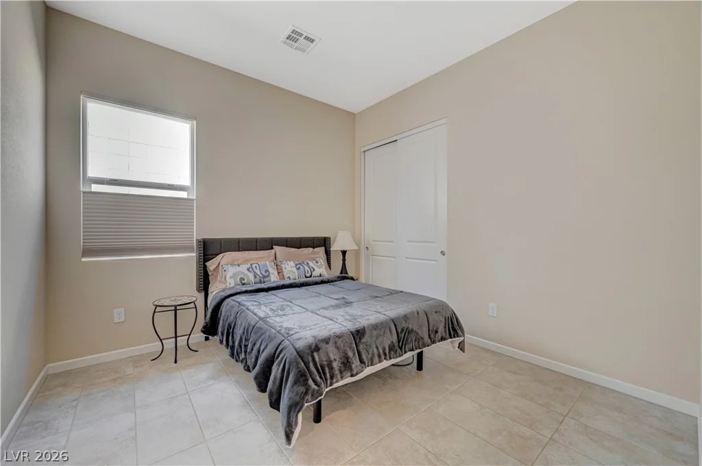 10124 Meandering Dell, Las Vegas, NV 89166