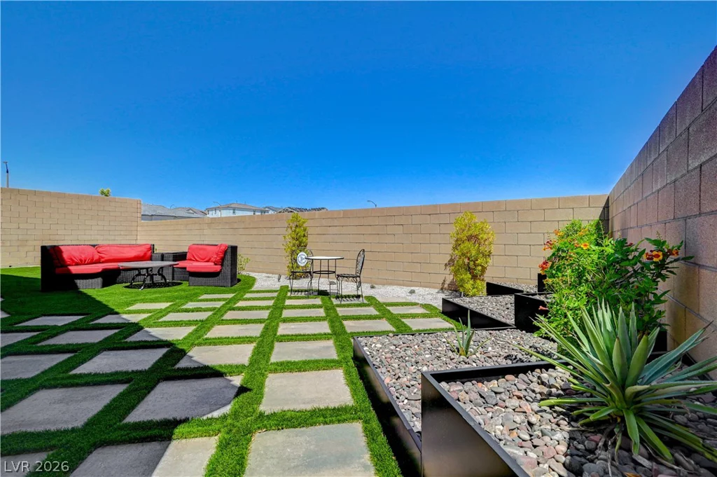 10124 Meandering Dell, Las Vegas, NV 89166