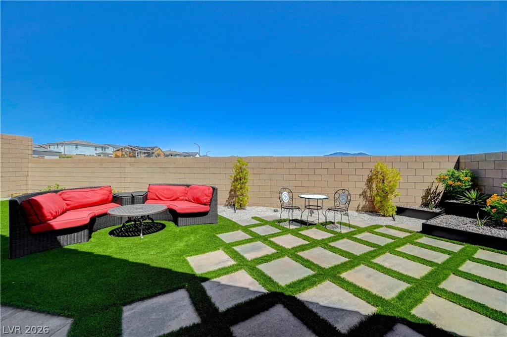 10124 Meandering Dell, Las Vegas, NV 89166