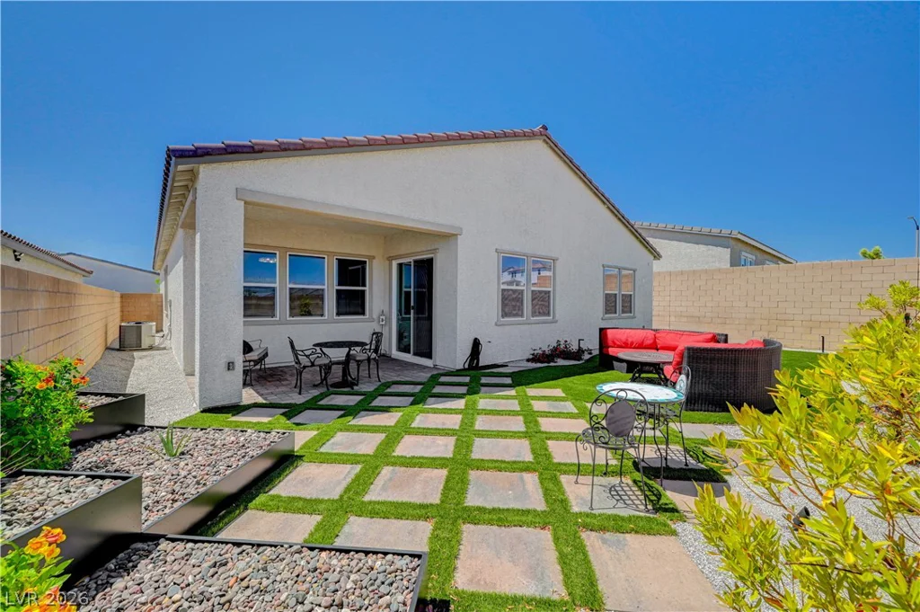 10124 Meandering Dell, Las Vegas, NV 89166