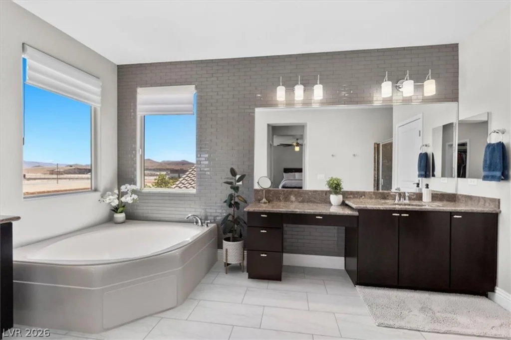 10334 Mopan, Las Vegas, NV 89178