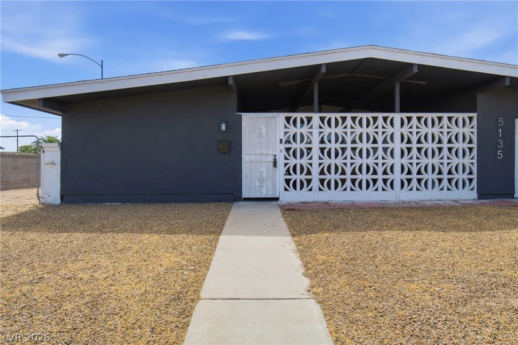 5135 Champions, Las Vegas, NV 89142