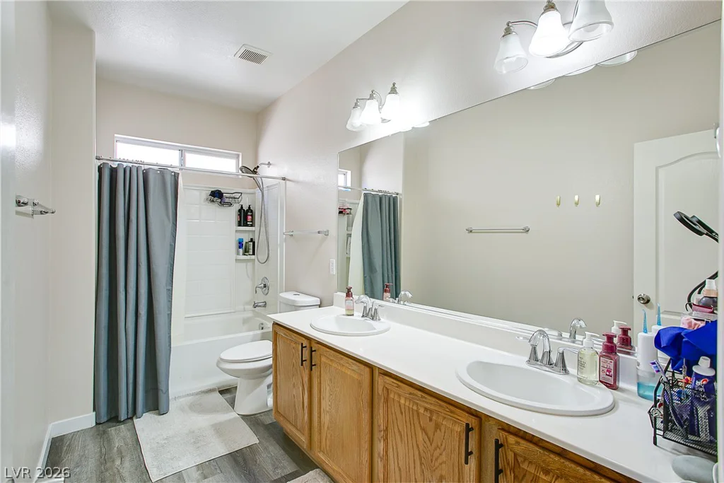 5520 Oatfield, North Las Vegas, NV 89081