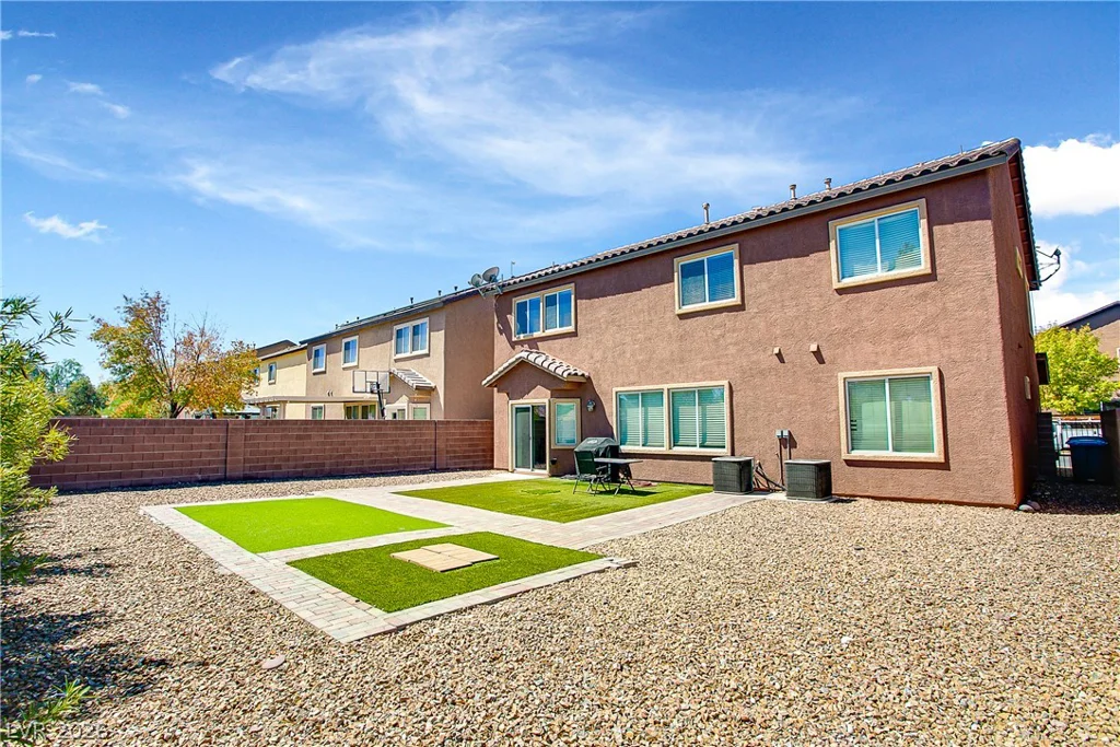 5520 Oatfield, North Las Vegas, NV 89081